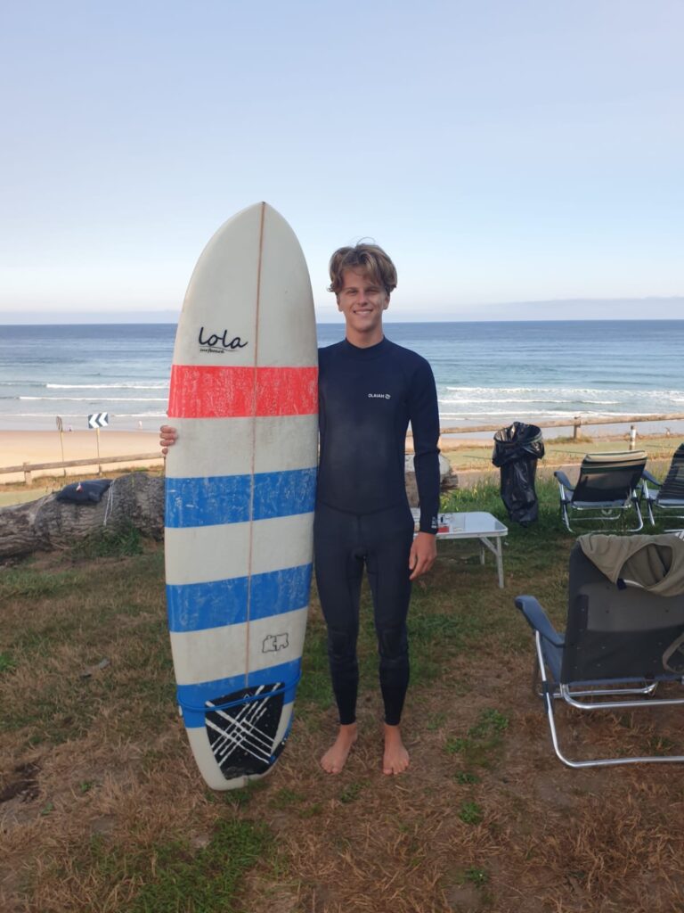 Sepp Stokbroekx achter de laptop, werkend aan een nieuwe website voor een klant